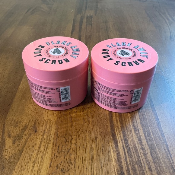 Soap and Glory Flake Away body scrub 2 pack - Picture 3 of 3